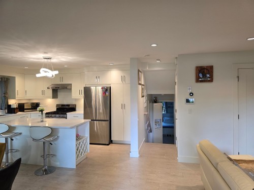4728 Duchess Street, Vancouver, BC - Indoor Photo Showing Kitchen With Upgraded Kitchen