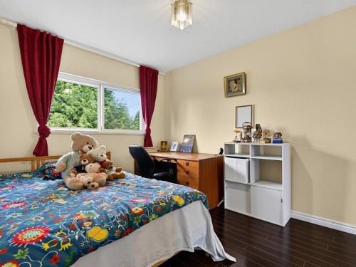 937 Kinsac Street, Coquitlam, BC - Indoor Photo Showing Bedroom