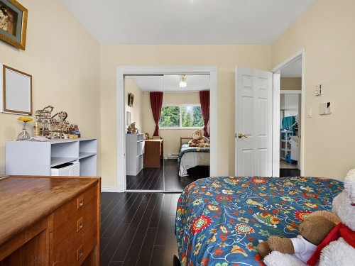 937 Kinsac Street, Coquitlam, BC - Indoor Photo Showing Bedroom