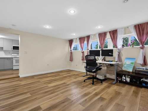 937 Kinsac Street, Coquitlam, BC - Indoor