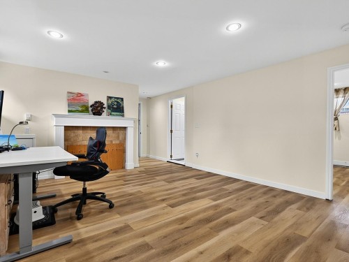937 Kinsac Street, Coquitlam, BC - Indoor