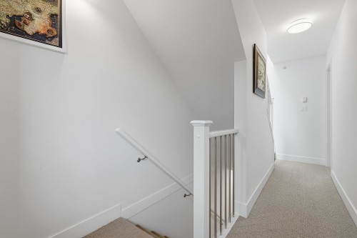 27-230 Salter Street, New Westminster, BC - Indoor Photo Showing Other Room