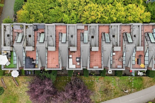 27-230 Salter Street, New Westminster, BC - Outdoor With Facade