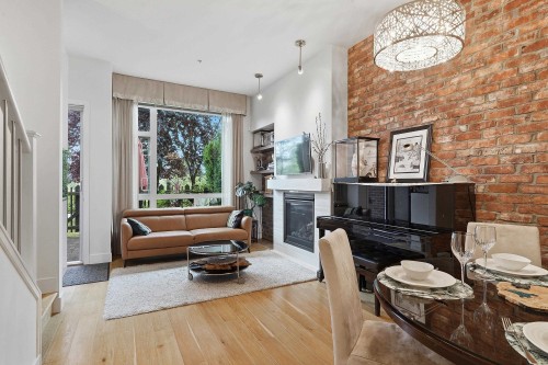27-230 Salter Street, New Westminster, BC - Indoor With Fireplace