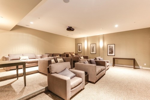 1305-3096 Windsor Gate, Coquitlam, BC - Indoor Photo Showing Other Room