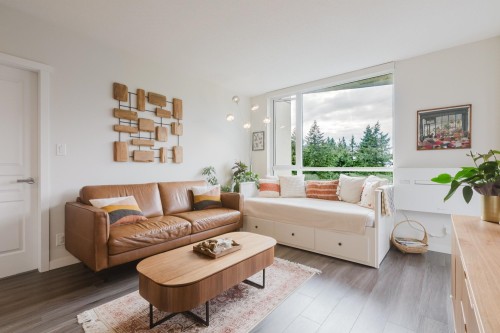 1305-3096 Windsor Gate, Coquitlam, BC - Indoor Photo Showing Living Room