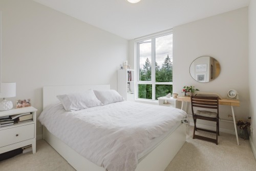 1305-3096 Windsor Gate, Coquitlam, BC - Indoor Photo Showing Bedroom