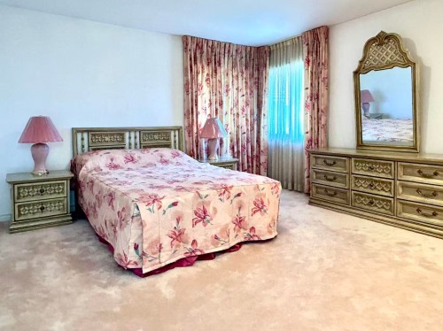 8351 Sunnywood Drive, Richmond, BC - Indoor Photo Showing Bedroom