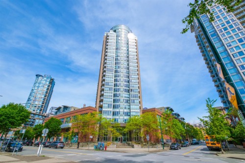 1703-63 Keefer Place  Vancouver, BC V6B 6N6