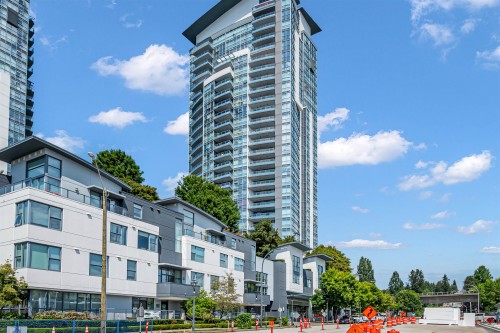 501-2225 Holdom Avenue, Burnaby, BC - Outdoor With Balcony With Facade