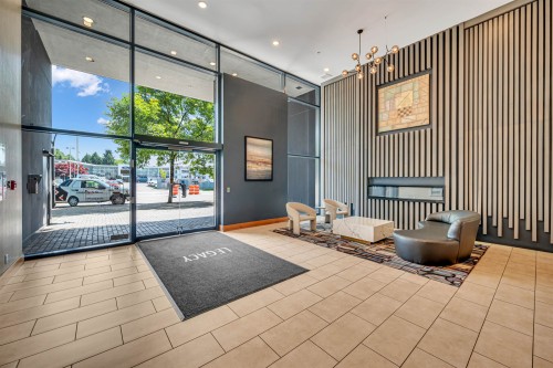 501-2225 Holdom Avenue, Burnaby, BC - Indoor Photo Showing Other Room