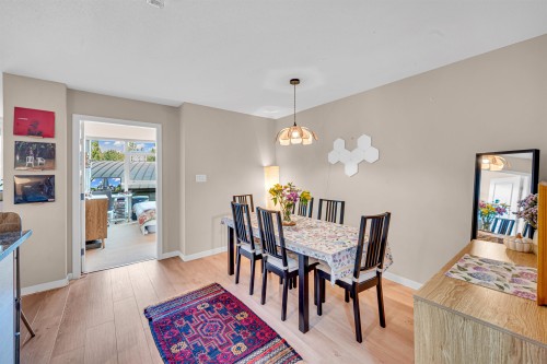 501-2225 Holdom Avenue, Burnaby, BC - Indoor Photo Showing Dining Room