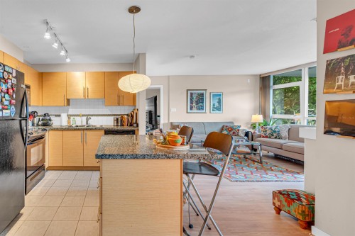 501-2225 Holdom Avenue, Burnaby, BC - Indoor Photo Showing Kitchen With Double Sink
