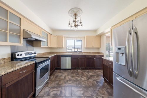 1266 Hudson Street, Coquitlam, BC - Indoor Photo Showing Kitchen With Double Sink