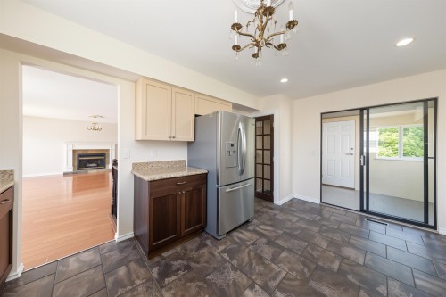 1266 Hudson Street, Coquitlam, BC - Indoor Photo Showing Kitchen