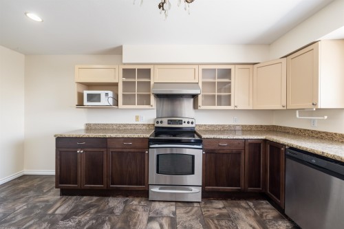 1266 Hudson Street, Coquitlam, BC - Indoor Photo Showing Kitchen