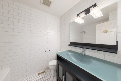 1266 Hudson Street, Coquitlam, BC - Indoor Photo Showing Bathroom