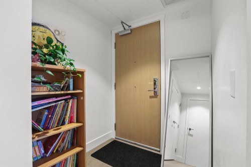 704-1675 Lions Gate Lane, North Vancouver, BC - Indoor Photo Showing Other Room