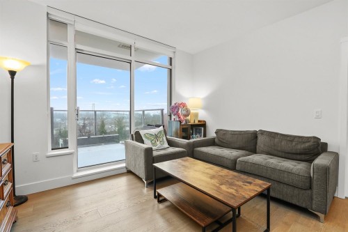 704-1675 Lions Gate Lane, North Vancouver, BC - Indoor Photo Showing Living Room