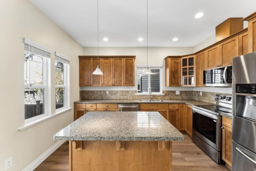 5951 Muir Drive, Richmond, BC - Indoor Photo Showing Kitchen With Double Sink With Upgraded Kitchen