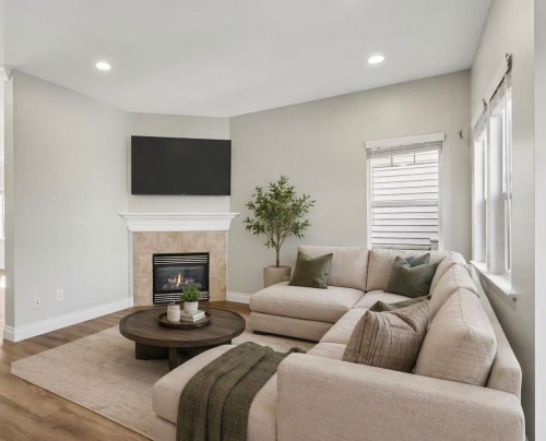 5951 Muir Drive, Richmond, BC - Indoor Photo Showing Living Room With Fireplace