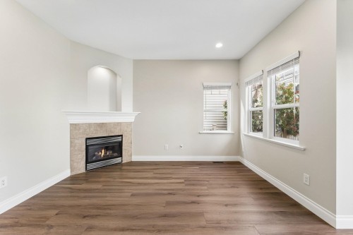 5951 Muir Drive, Richmond, BC - Indoor With Fireplace