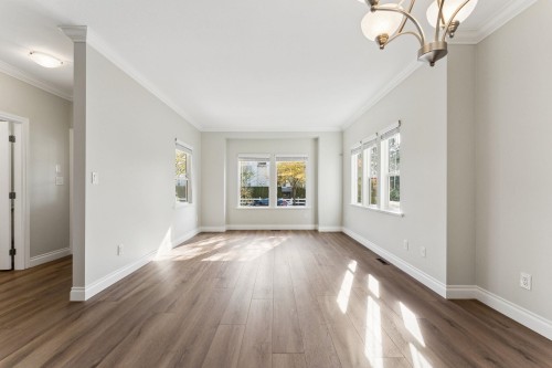 5951 Muir Drive, Richmond, BC - Indoor Photo Showing Living Room