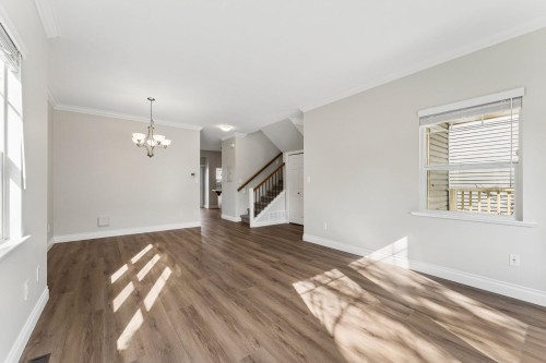 5951 Muir Drive, Richmond, BC - Indoor Photo Showing Living Room