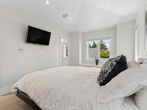 119 27Th Avenue E, Vancouver, BC - Indoor Photo Showing Bedroom