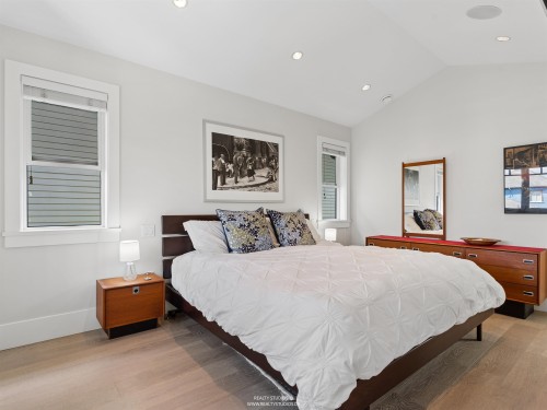 119 27Th Avenue E, Vancouver, BC - Indoor Photo Showing Bedroom