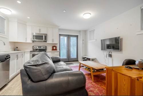 119 27Th Avenue E, Vancouver, BC - Indoor Photo Showing Kitchen With Stainless Steel Kitchen