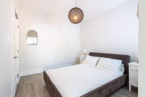 119 27Th Avenue E, Vancouver, BC - Indoor Photo Showing Bedroom