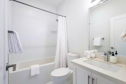 119 27Th Avenue E, Vancouver, BC - Indoor Photo Showing Bathroom