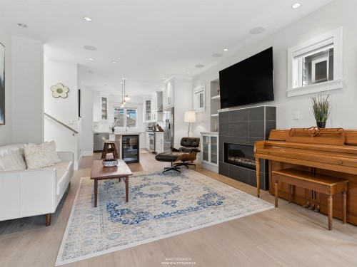 119 27Th Avenue E, Vancouver, BC - Indoor Photo Showing Living Room With Fireplace