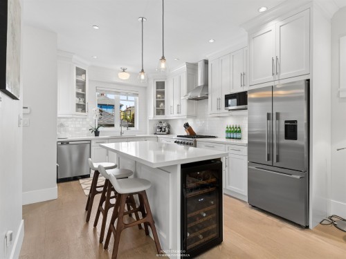 119 27Th Avenue E, Vancouver, BC - Indoor Photo Showing Kitchen With Stainless Steel Kitchen With Upgraded Kitchen
