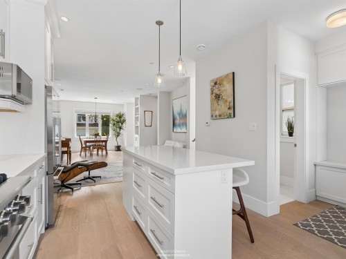 119 27Th Avenue E, Vancouver, BC - Indoor Photo Showing Kitchen With Upgraded Kitchen