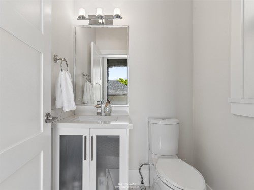 119 27Th Avenue E, Vancouver, BC - Indoor Photo Showing Bathroom