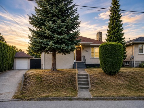 1309 Edinburgh Street  New Westminster, BC V3M 2W1