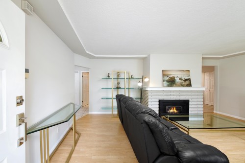 12209 Skillen Street, Maple Ridge, BC - Indoor Photo Showing Living Room With Fireplace