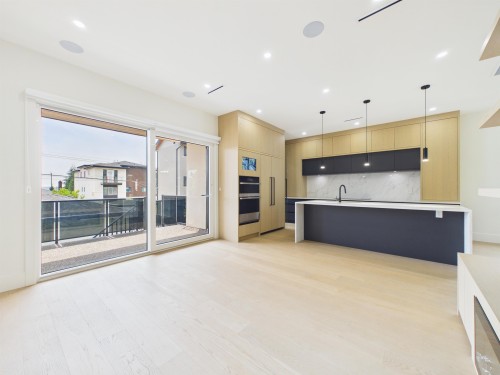 1-6512 Grant Street, Burnaby, BC - Indoor