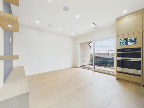 1-6512 Grant Street, Burnaby, BC - Indoor Photo Showing Other Room
