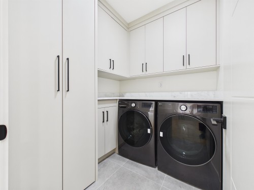 1-6512 Grant Street, Burnaby, BC - Indoor Photo Showing Laundry Room