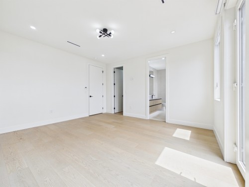 1-6512 Grant Street, Burnaby, BC - Indoor Photo Showing Other Room