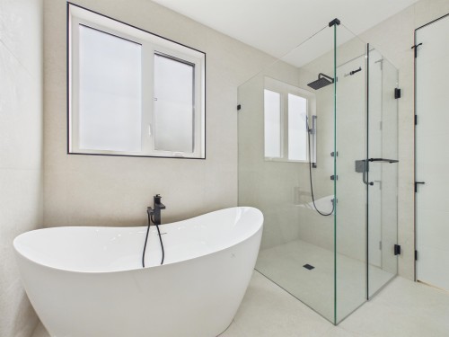 1-6512 Grant Street, Burnaby, BC - Indoor Photo Showing Bathroom