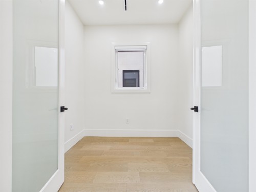 1-6512 Grant Street, Burnaby, BC - Indoor Photo Showing Other Room
