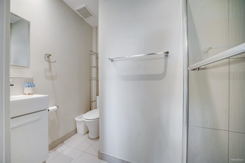 2535 Gordon Avenue, Port Coquitlam, BC - Indoor Photo Showing Bathroom