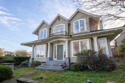 3808 13th Avenue WVancouver, BC V6R 2S8