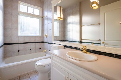 3808 13Th Avenue W, Vancouver, BC - Indoor Photo Showing Bathroom