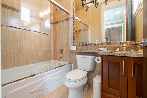 7600 Belair Drive, Richmond, BC - Indoor Photo Showing Bathroom