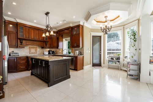 7600 Belair Drive, Richmond, BC - Indoor Photo Showing Kitchen